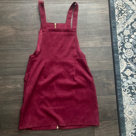 Dresses & Skirts - Maroon dress